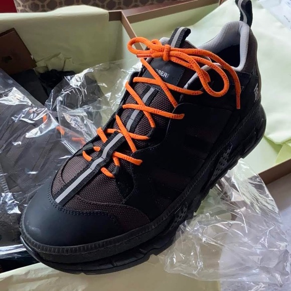 BURBERRY LOW TOP SNEAKERS BLACK & BROWN SIZE 9us BRAND NEW - Picture 2 of 9